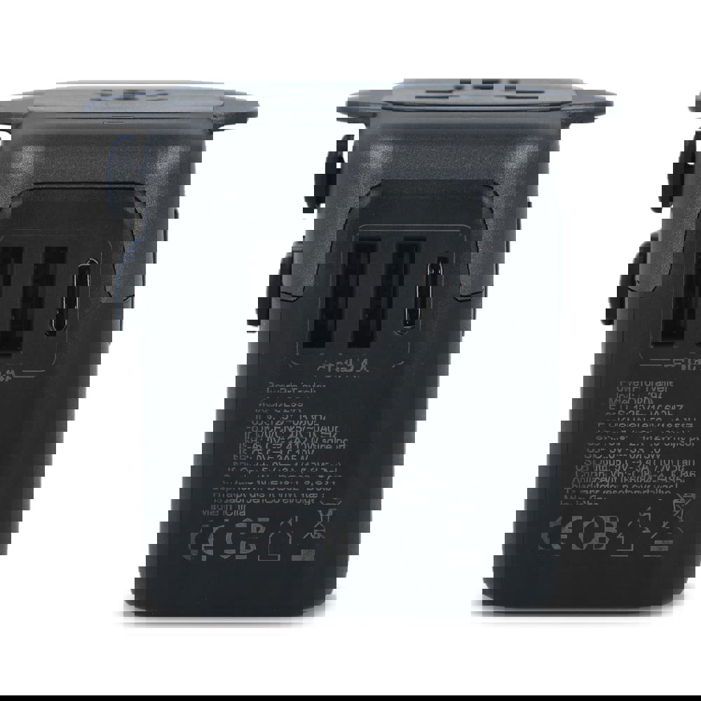  PowerPro Reiseadapter aus recyceltem Kunststoff