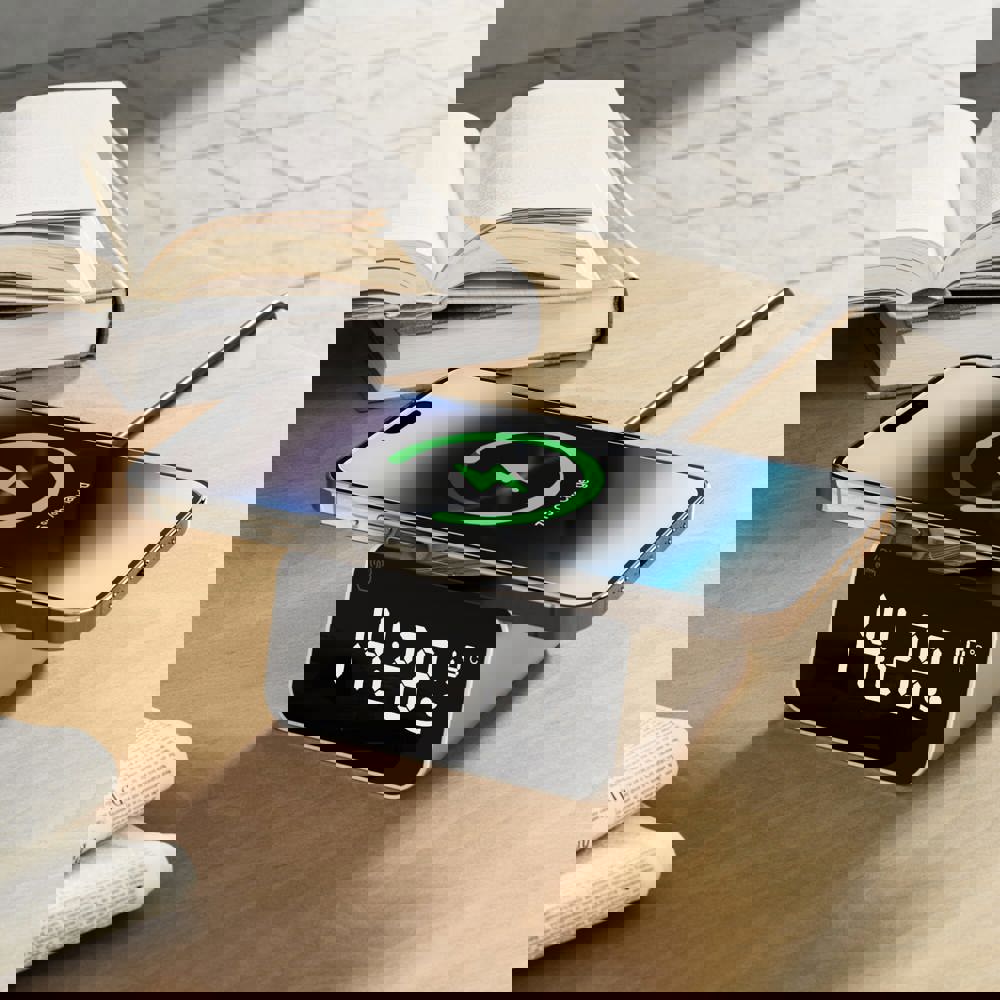 Xoopar Reddi Charge PD Uhr mit kabelloses Ladegerät