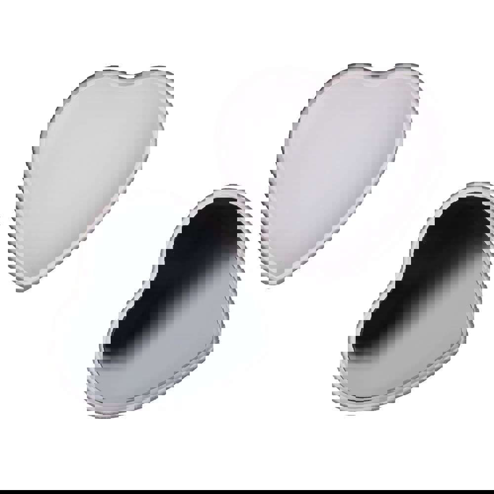 Lippenbalsam  in Flacher metallischer Herzformdose