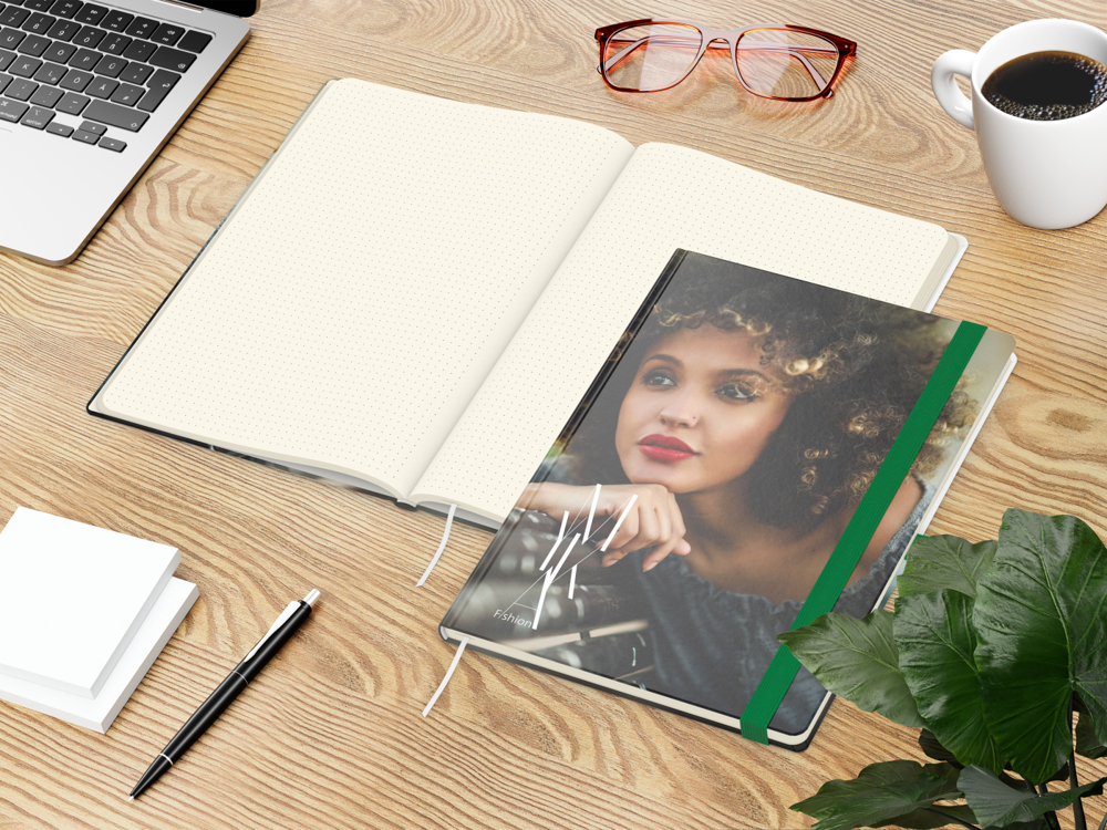 Notizbuch Match-Book, A4, Creme, Punktraster, glänzend, grün